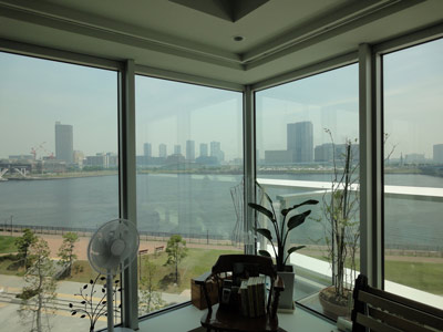 移動収納でフレキシブルな空間が可能に